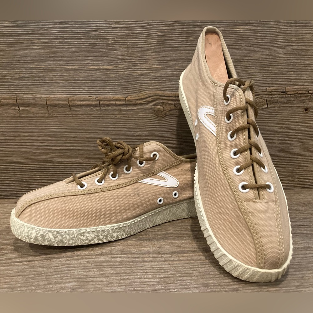 Tretorn Mens 9.5 Tennis Shoe
